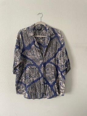 Caribou Button Up Size Large
